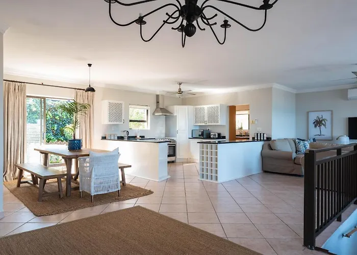 Shangri-La 6 Bedroom Ballito Beachfront Kbw1